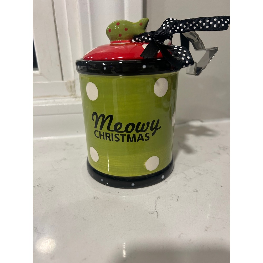 Meowy Christmas Ceramic Jar Treat Container Fish Cookie Cutter‎